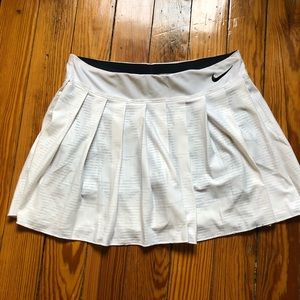 Nike Tennis Skirt, White/Navy, Size Small